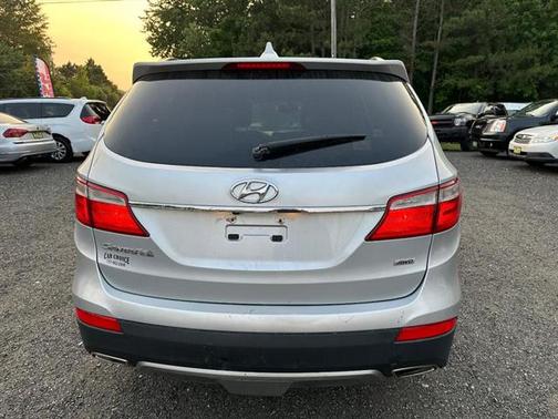 Photo 3 of 30 of 2015 Hyundai Santa Fe GLS