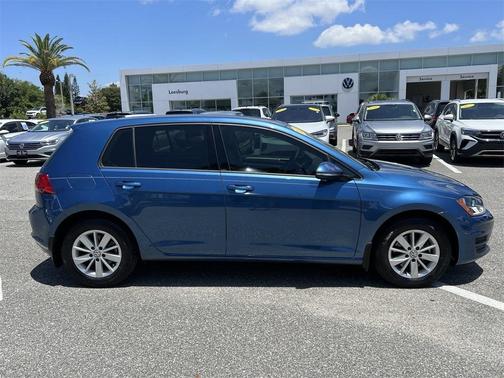 Photo 4 of 38 of 2017 Volkswagen Golf TSI S 4-Door