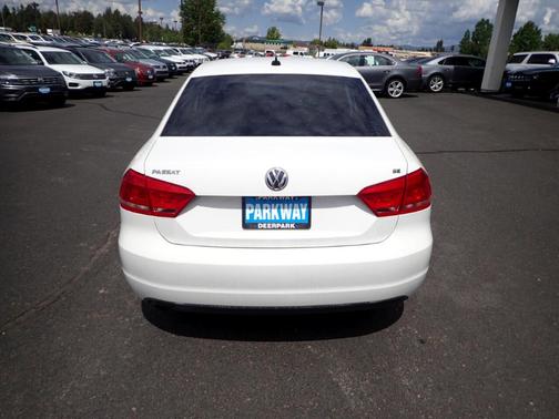 Photo 4 of 22 of 2013 Volkswagen Passat 2.5 SE