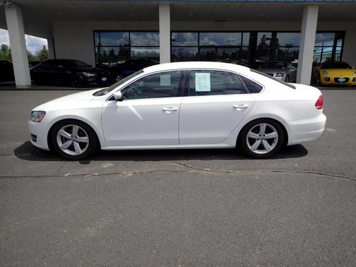Photo 2 of 22 of 2013 Volkswagen Passat 2.5 SE