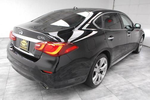 Photo 2 of 53 of 2018 INFINITI Q70L 3.7X LUXE