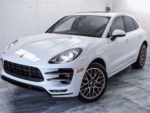 Photo 1 of 47 of 2015 Porsche Macan Turbo
