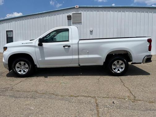 Photo 2 of 22 of 2022 Chevrolet Silverado 1500 WT