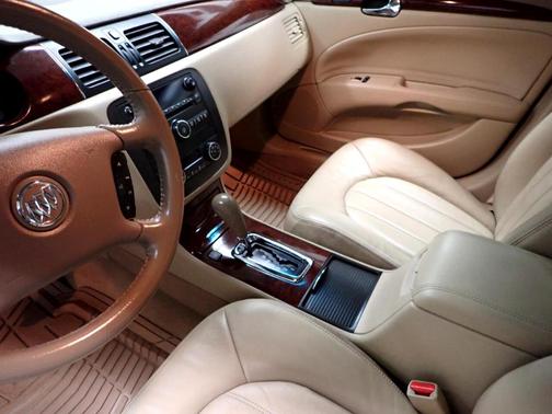 Photo 4 of 23 of 2006 Buick Lucerne CXL