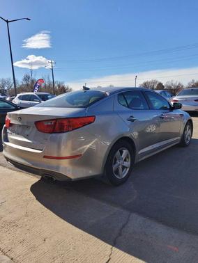 Photo 5 of 9 of 2015 Kia Optima LX