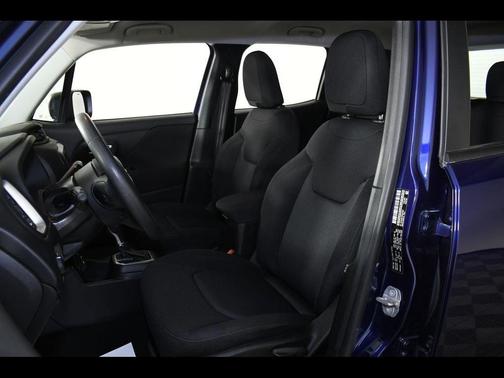 Photo 2 of 28 of 2019 Jeep Renegade Sport