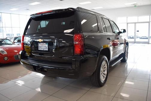 Photo 4 of 48 of 2017 Chevrolet Tahoe LT