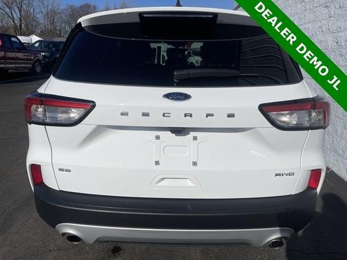 Photo 4 of 40 of 2020 Ford Escape SE