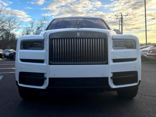 Photo 5 of 99 of 2022 Rolls-Royce Cullinan
