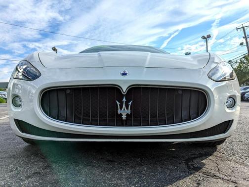 Photo 4 of 50 of 2013 Maserati GranTurismo Base