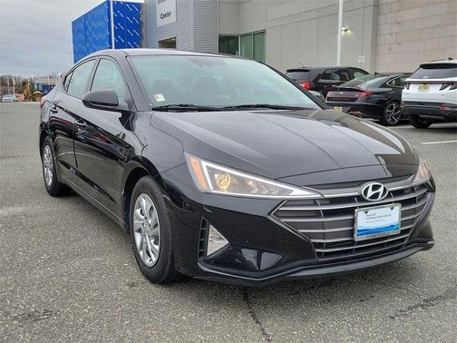 Photo 3 of 41 of 2020 Hyundai Elantra SE