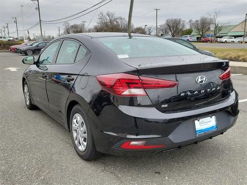 Photo 4 of 41 of 2020 Hyundai Elantra SE
