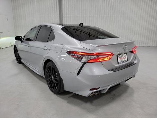 Photo 4 of 20 of 2021 Toyota Camry