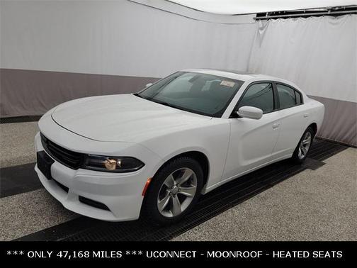 Photo 1 of 6 of 2016 Dodge Charger SXT