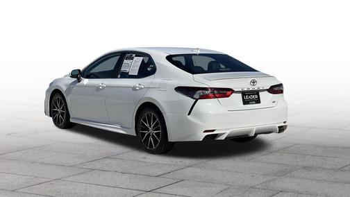 Photo 5 of 27 of 2021 Toyota Camry SE