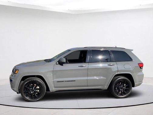 Photo 2 of 52 of 2020 Jeep Grand Cherokee Altitude