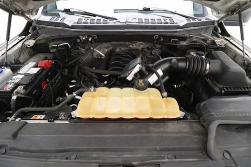 Photo 3 of 35 of 2016 Ford F-150 XLT