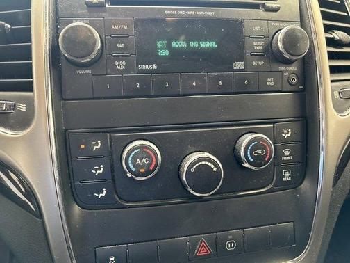Photo 3 of 7 of 2012 Jeep Grand Cherokee Laredo