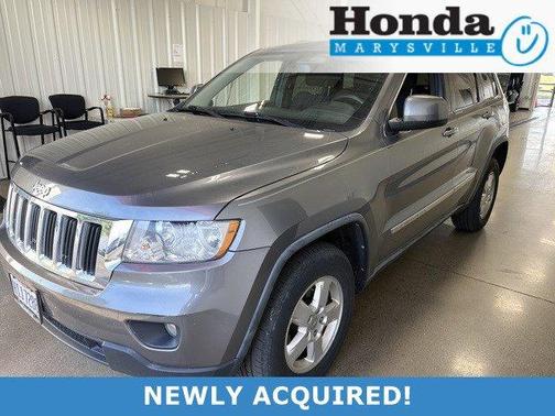 Photo 1 of 7 of 2012 Jeep Grand Cherokee Laredo