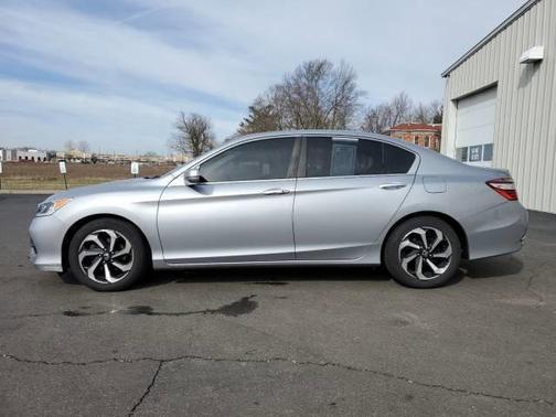 Photo 4 of 44 of 2016 Honda Accord EX-L