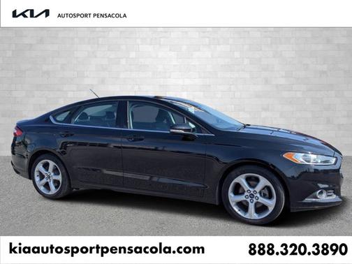 Photo 1 of 23 of 2016 Ford Fusion SE