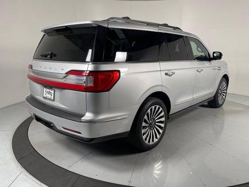 Photo 4 of 36 of 2018 Lincoln Navigator Reserve
