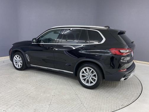 Photo 3 of 38 of 2020 BMW X5 sDrive40i