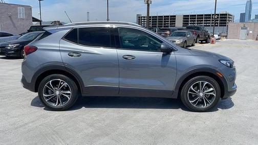 Photo 3 of 19 of 2021 Buick Encore GX Essence