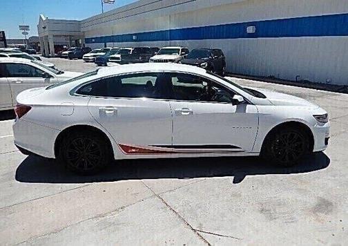 Photo 5 of 17 of 2020 Chevrolet Malibu LT