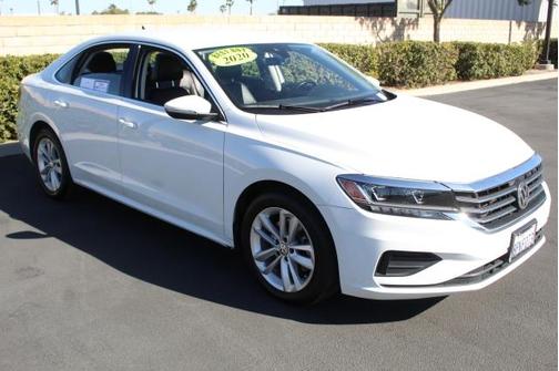 Photo 2 of 9 of 2020 Volkswagen Passat 2.0T SE