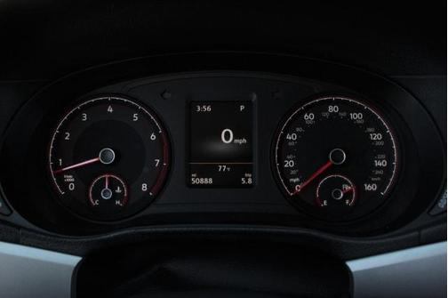 Photo 5 of 9 of 2020 Volkswagen Passat 2.0T SE