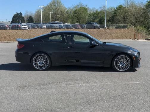 Photo 5 of 27 of 2018 BMW M4 Base