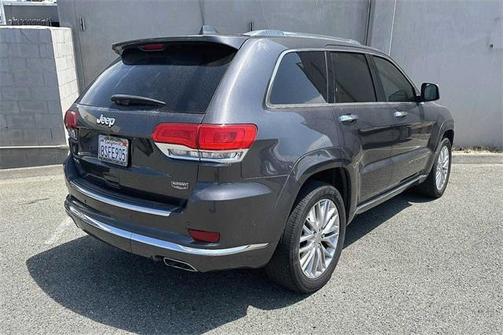 Photo 5 of 13 of 2017 Jeep Grand Cherokee Summit