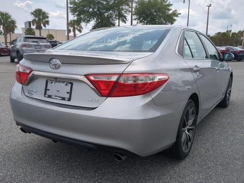 Photo 4 of 26 of 2015 Toyota Camry XSE