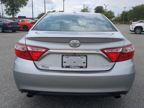 Photo 5 of 26 of 2015 Toyota Camry XSE