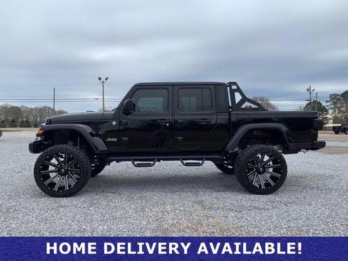 Photo 4 of 30 of 2020 Jeep Gladiator Overland