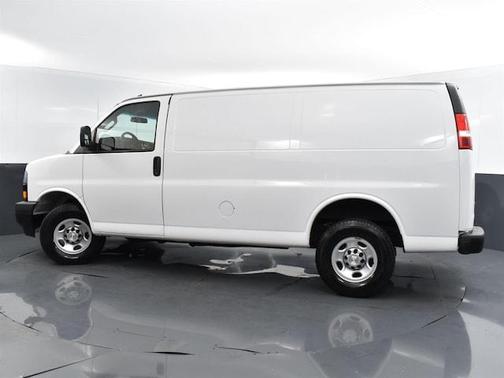 Photo 3 of 37 of 2021 Chevrolet Express 2500 Work Van