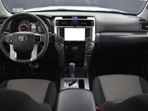Photo 5 of 41 of 2022 Toyota 4Runner SR5