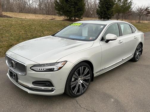 Photo 1 of 17 of 2022 Volvo S90 B6 Inscription
