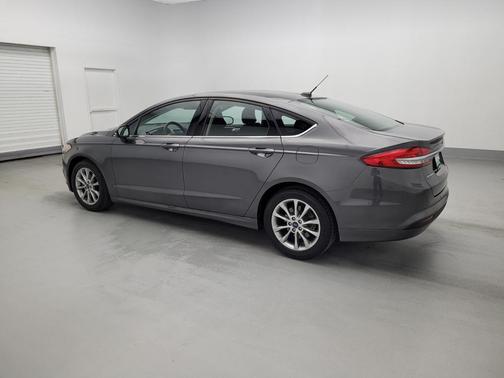 Photo 3 of 33 of 2017 Ford Fusion SE