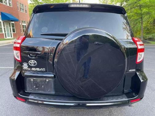 Photo 4 of 36 of 2009 Toyota RAV4 Sport