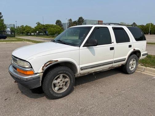 Photo 1 of 11 of 1998 Chevrolet Blazer LS