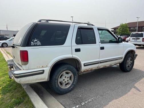 Photo 4 of 11 of 1998 Chevrolet Blazer LS