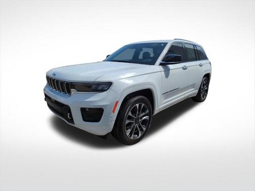 Photo 3 of 3 of 2022 Jeep Grand Cherokee Overland 4x4