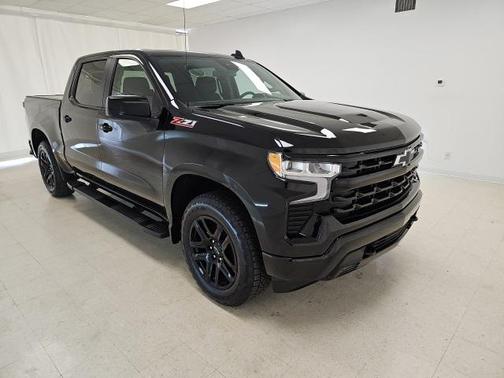 Photo 3 of 30 of 2023 Chevrolet Silverado 1500 RST