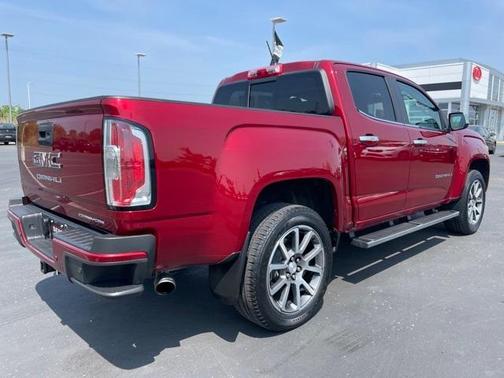 Photo 4 of 21 of 2021 GMC Canyon Denali