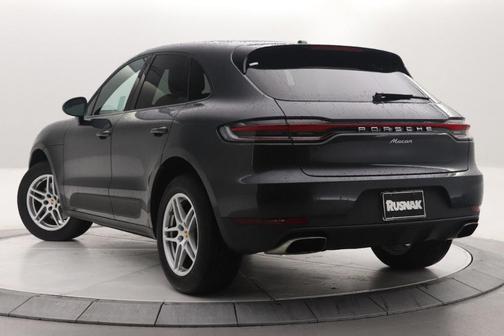 Photo 2 of 34 of 2020 Porsche Macan Base