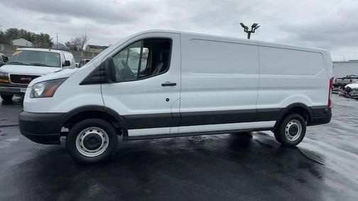 Photo 4 of 31 of 2019 Ford Transit-150 Base