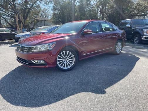 Photo 3 of 24 of 2016 Volkswagen Passat 1.8T SE w/Technology