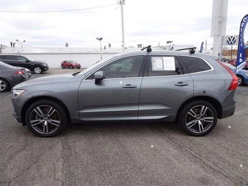 Photo 2 of 21 of 2019 Volvo XC60 T6 Momentum